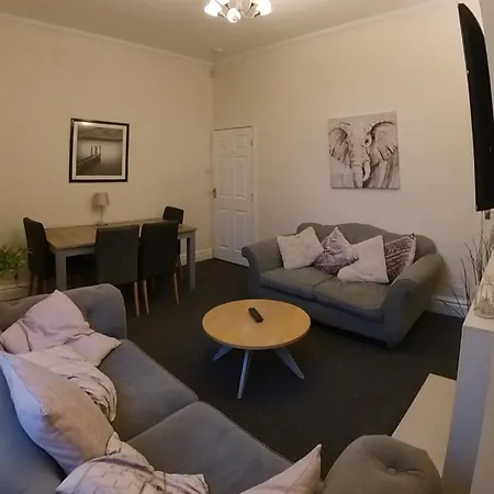 3 Lovely Spacious In Shared House Homestay *
